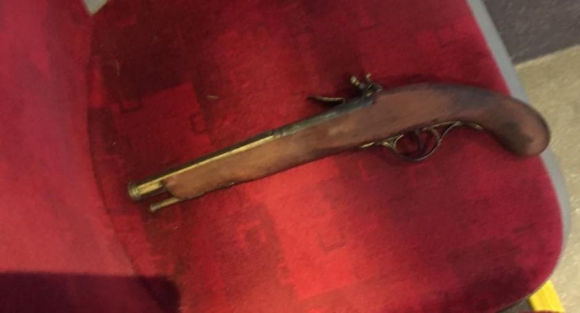 Pistolet w autobusie MZK