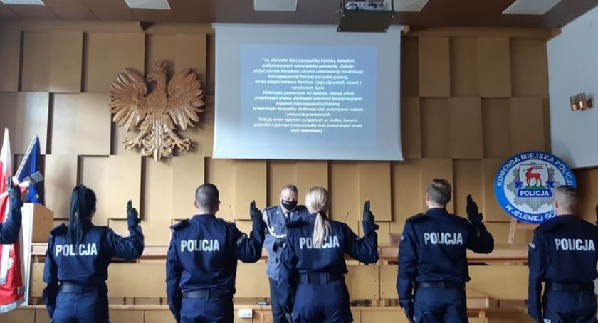  Szeregi jeleniogórskiej Policji zasilili kolejni funkcjonariusze