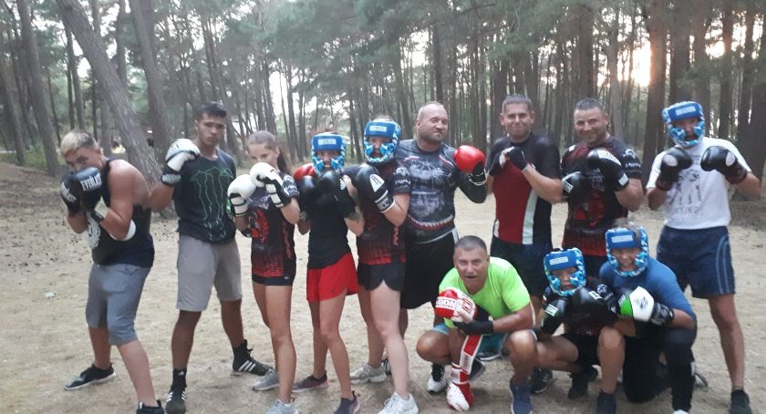 Klub Red Fighters zaprasza na letni obóz sportowy w Dźwirzynie!