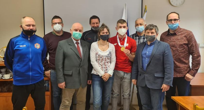 Piechowice : Burmistrz i radni podziękowali Konradowi