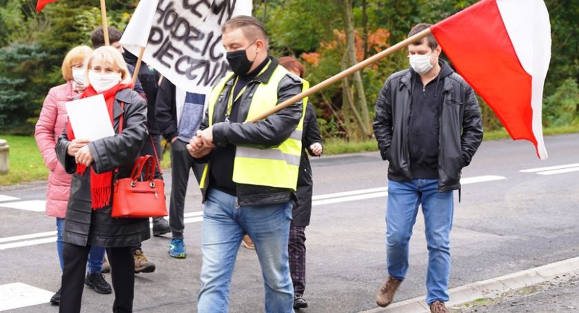 Jest przełom ws. chodnika budowy w Chmieleniu