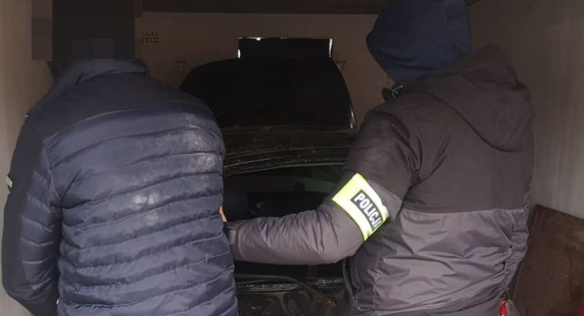 Jeleniogórscy policjanci zatrzymali kolejnego mężczyznę podejrzanego o kradzież auta.