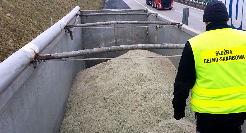 KAS zatrzymała transporty 36 ton odpadów