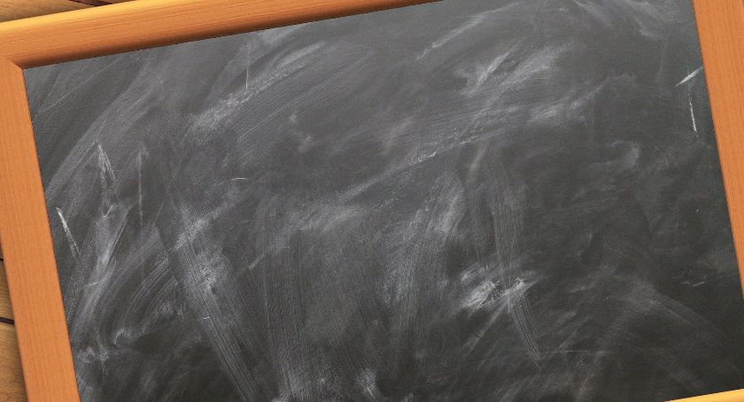 Są wolne miejscach w szkołach podstawowych