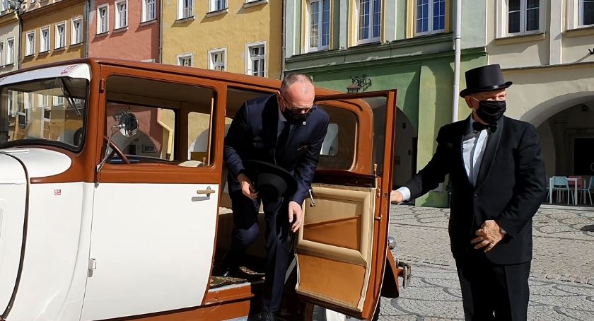 Nowy samochód służbowy Prezydenta Jeleniej Góry - AKTUALIZACJA