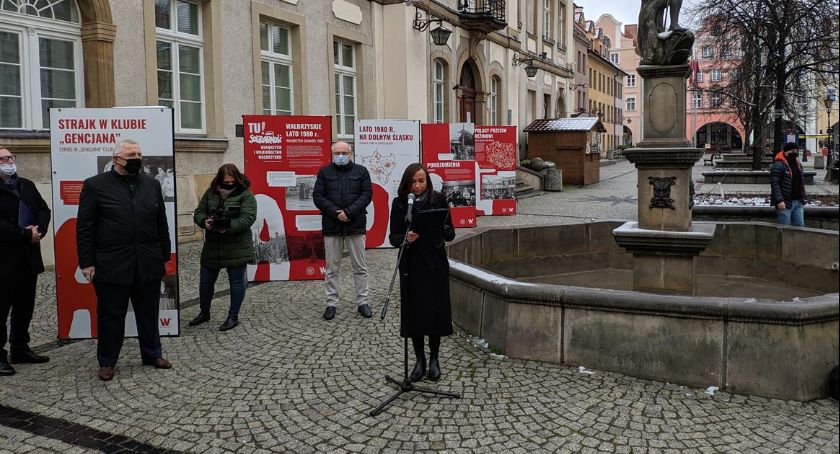 Wyjątkowa wystawa na Placu Ratuszowym w Jeleniej Górze