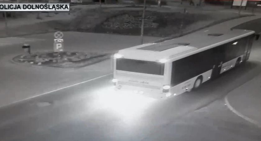 Płonący autobus jechał ulicami Karpacza
