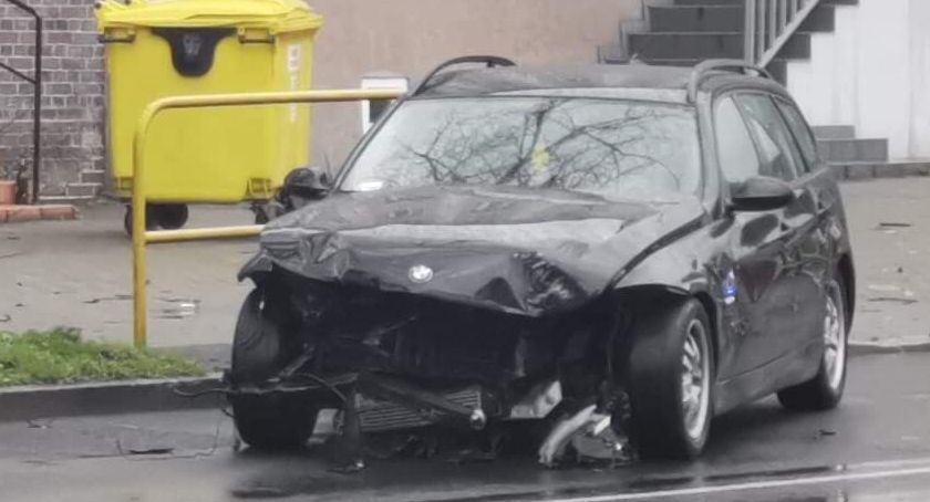 Rozbił bmw o latarnię