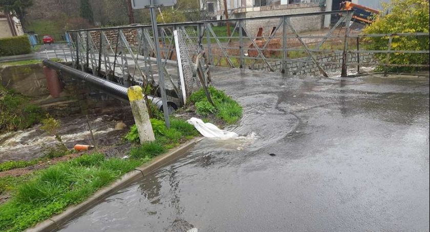 Ulicą płyną fekalia i ciężka chemia