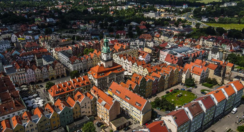 Ponad 1400 miejsc w jeleniogórskich szkołach ponadpodstawowych.