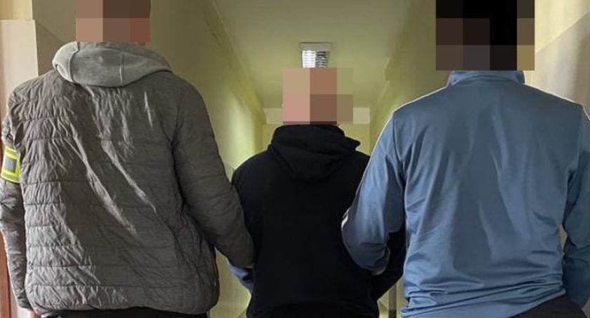 Nie chciał oddać skradzionego towaru – został zatrzymany przez policjantów.