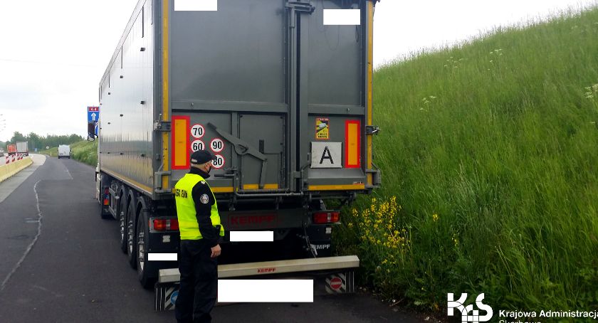 25 ton odpadów zatrzymane przez KAS na autostradzie A4