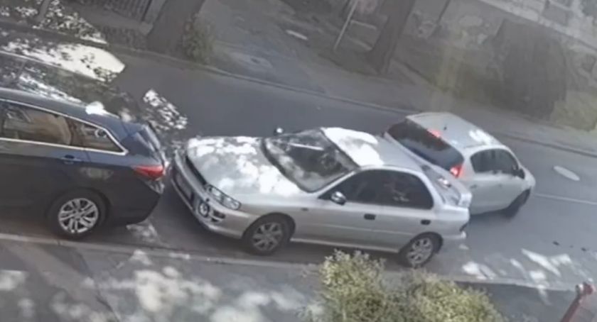 Uderzył w zaparkowane auto i odjechał 