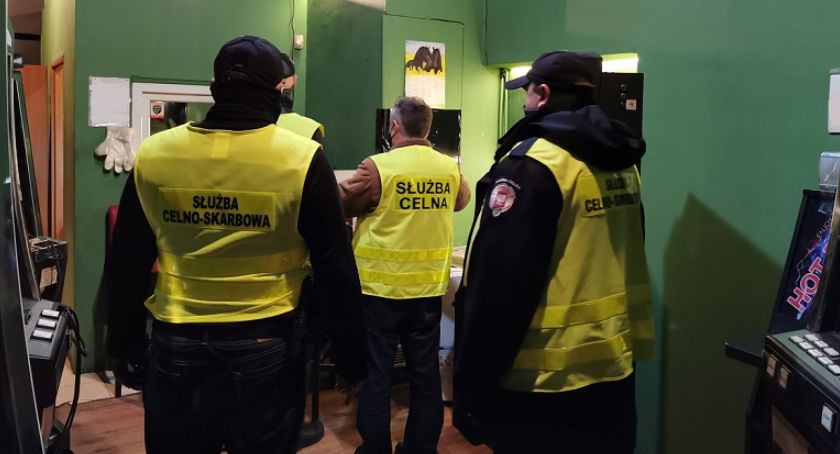 Dolnośląska KAS zlikwidowała 75 nielegalnych automatów do gier hazardowych