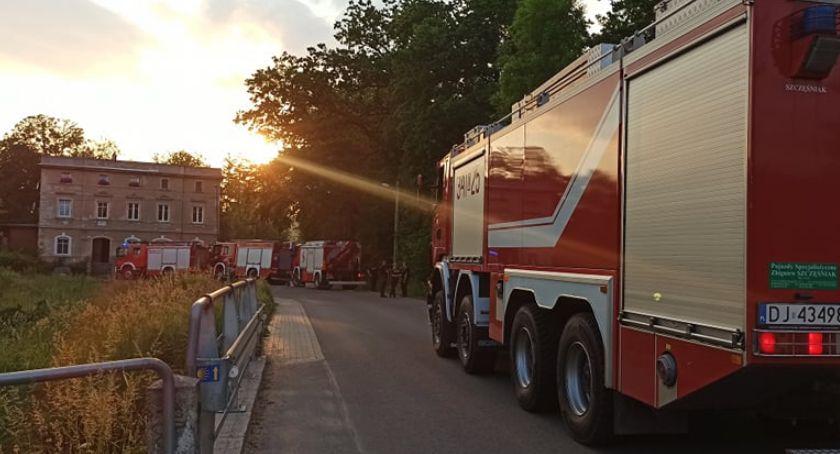 W Mysłakowicach koparka uszkodziła rurę z gazem
