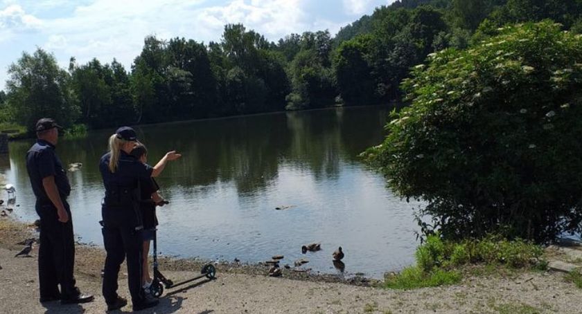 Jeleniogórska policja sprawdza dzikie kąpieliska