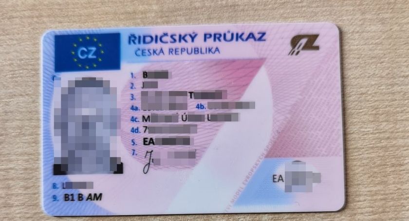 Pijany kierowca udawał Czecha. Miał podrobione dokumenty a poszukiwały go dwie prokuratury