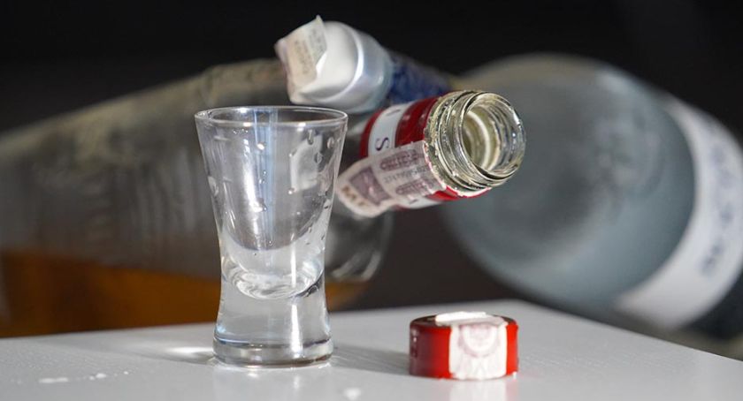 Będąc w pracy miał 2 promile. Później wsiadł za kierownicę