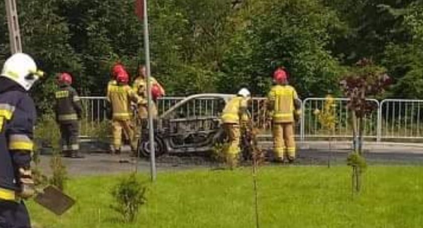 W Dziwiszowie spłonął samochód