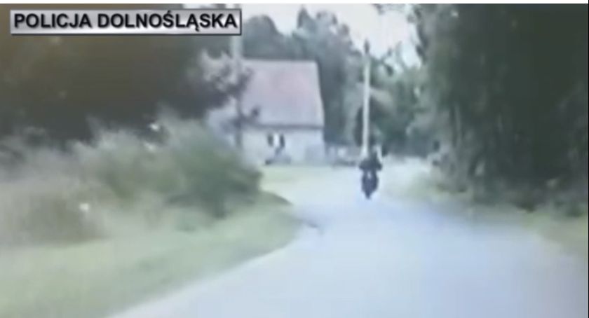 Pędził motocyklem w terenie zabudowanym z prędkością 143 km/h!