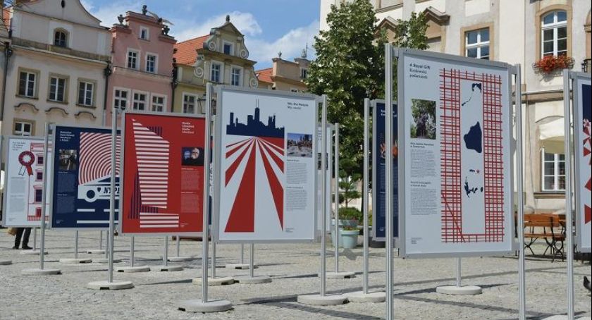 Wystawa plenerowa na Placu Ratuszowym