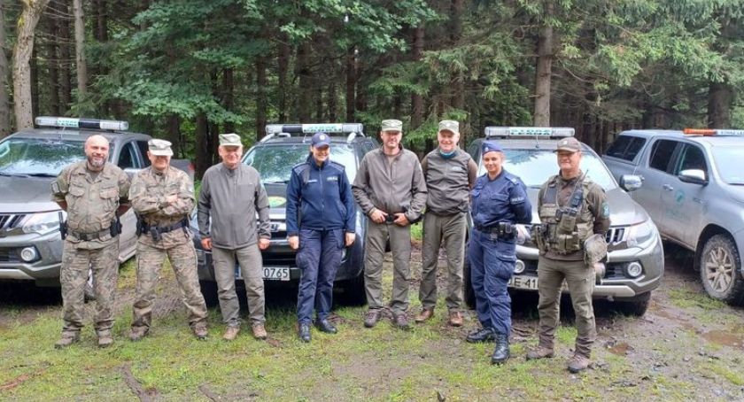 Wspólne działania jeleniogórskich policjantów oraz strażników leśnych.