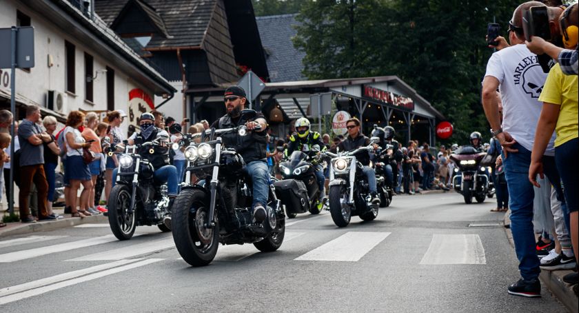 Wielka Parada Motocykli w centrum Karpacza