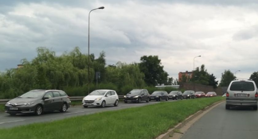 Interpelacja w sprawie korków na al. Jana Pawła II
