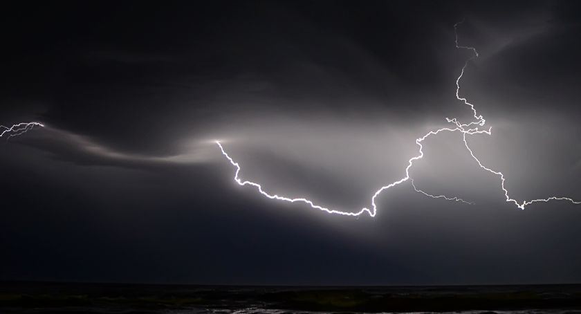 Synoptycy ostrzegają - dziś możliwe burze z gradem!
