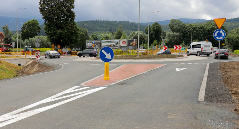 Podgórzyn - kierowcy już korzystają z nowego ronda