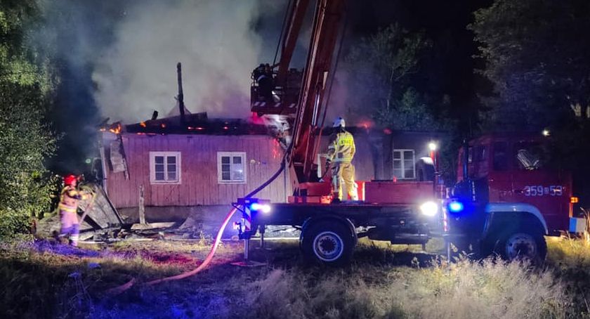 Nocny pożar budynku w Borowicach