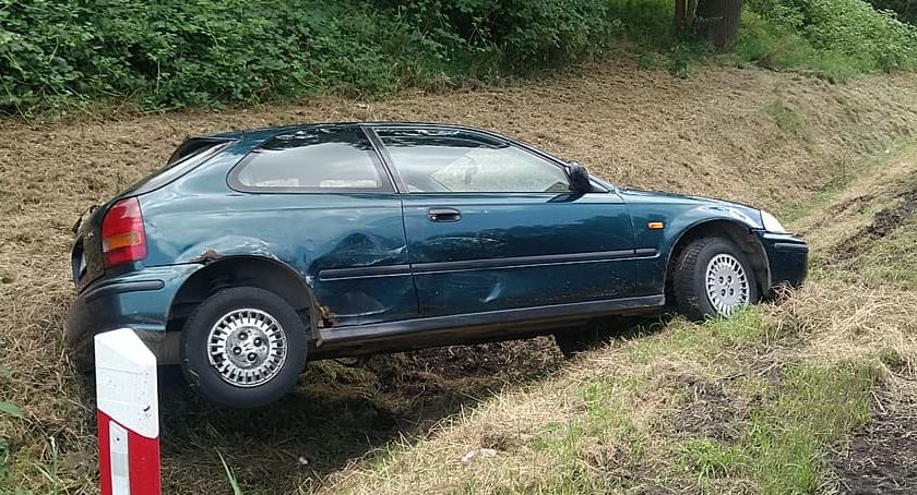 Zderzenie busa z osobówką na krajowej trzydziestce