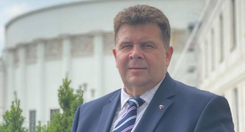 Lewica mówi TAK dla silnego samorządu i podwyżek w budżetówce. 