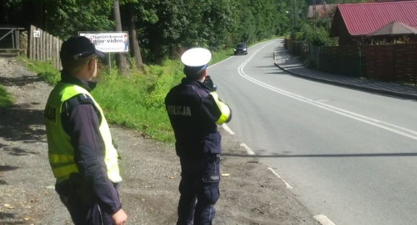 Jeleniogórscy policjanci dyscyplinowali kierujących, którzy lekceważyli przepisy ruchu drogowego.