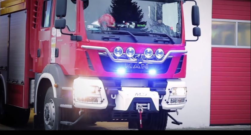 Do szkół docierają informacje o podłożonych ładunkach wybuchowych.