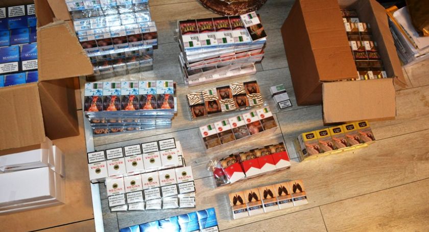 Wpadli z nielegalnymi wyrobami tytoniowymi o wartości 131 tys. zł