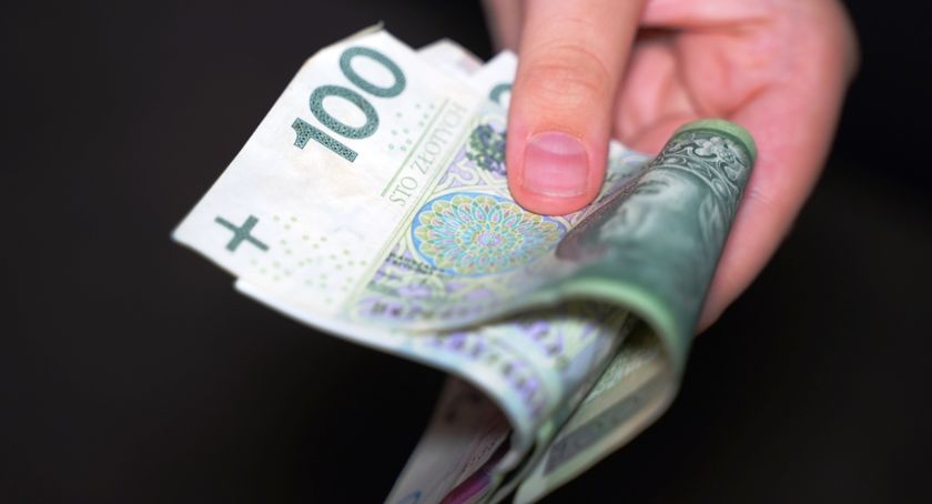 Od nowego roku wzrośnie stawka godzinowa i pensja minimalna