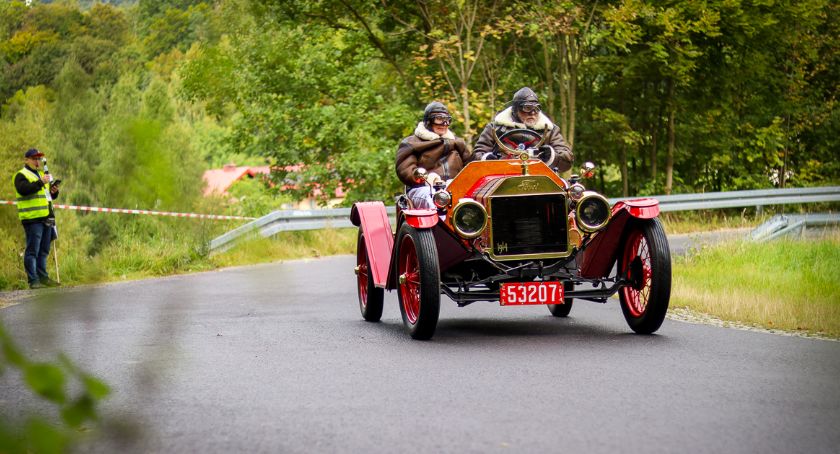 Wyścig stuletnich perełek motoryzacji