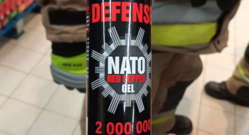 Gaz pieprzowy na owocach w jednym z dyskontów spożywczych. Dziewczynka potrzebowała pomocy lekarskiej.