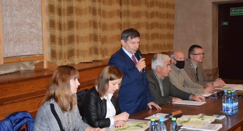 Piechowice: Konsultacje w sprawie poszerzenia Karkonoskiego Parku Narodowego. Wiele obaw mieszkańców.