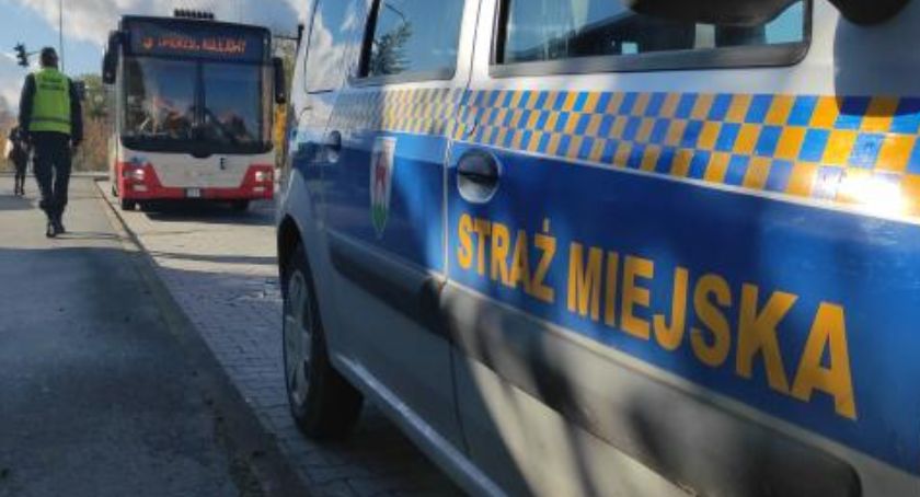 Podczas kontroli maseczek w autobusie ujęto poszukiwanego!