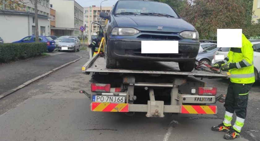 Kolejne wraki zniknęły z ulic Jeleniej Góry