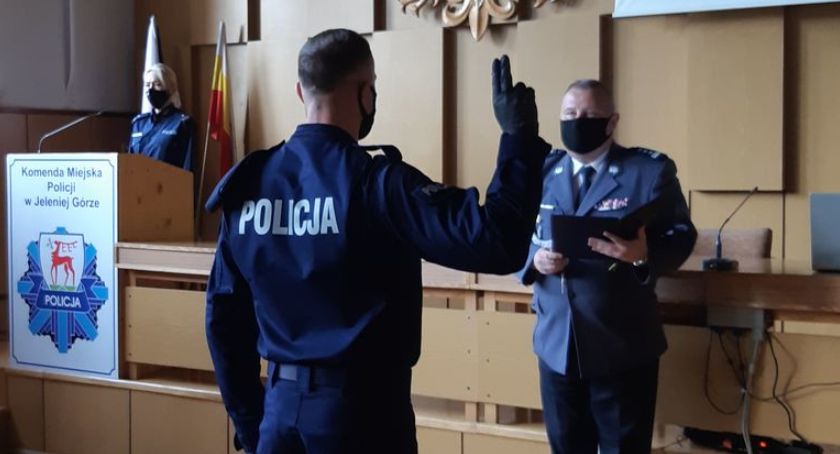 Uroczyste ślubowanie młodego policjanta