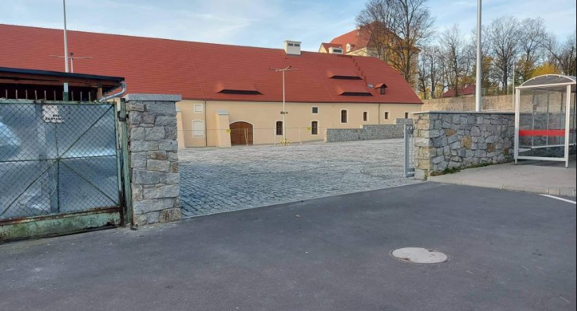 Ważna informacja dla odwiedzających groby na cmentarzu w Sobieszowie