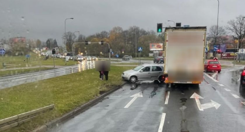 Kolizja na Sobieskiego. Utrudnienia w ruchu.