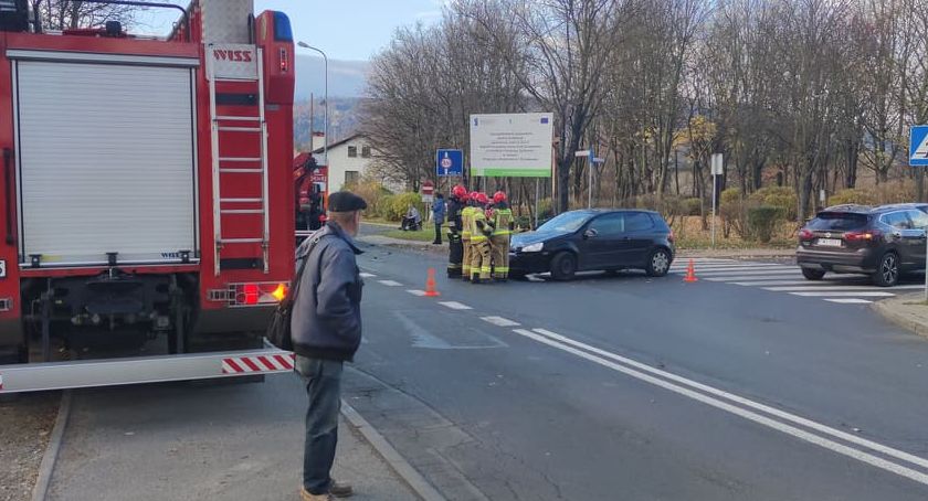Zderzenie z autobusem MZK w Sobieszowie