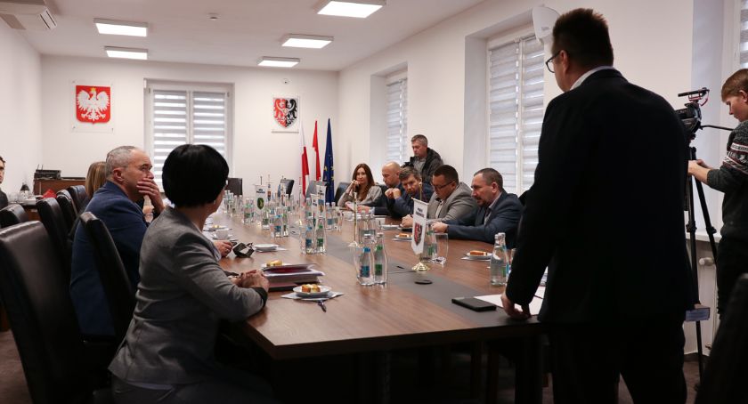 Powiatowa Komunikacja Karkonoska z połączeniem międzypowiatowym
