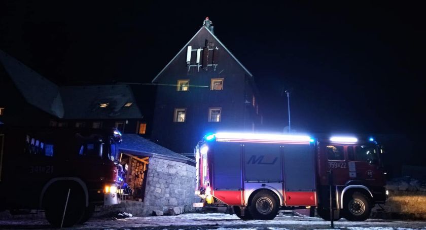 Pożar w schronisku na Hali Szrenickiej. Sytuację opanowali strażacy będący w górach na wycieczce.