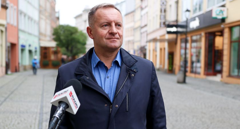 H.Papaj : Prezydent Jerzy Łużniak zaproponował mieszkańcom całą gamę podwyżek.