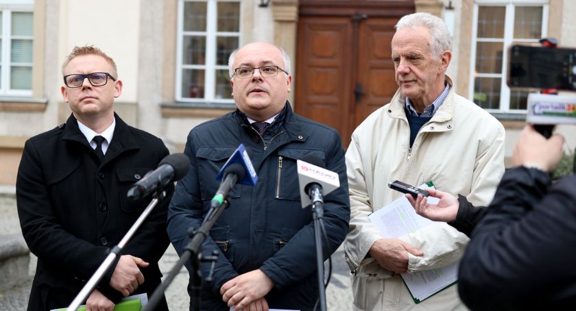 K. Mróz : To co mówi prezydent J.Łużniak to kłamstwo i niegodziwość.